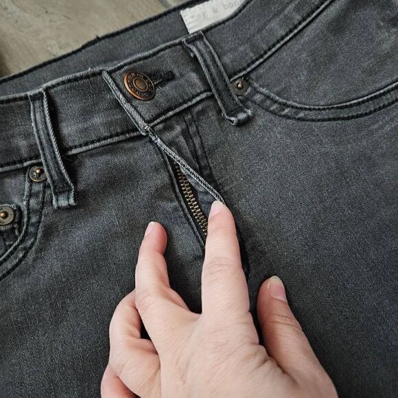 Rag & Bone Zipper Capri Jeans - Picture 3 of 9